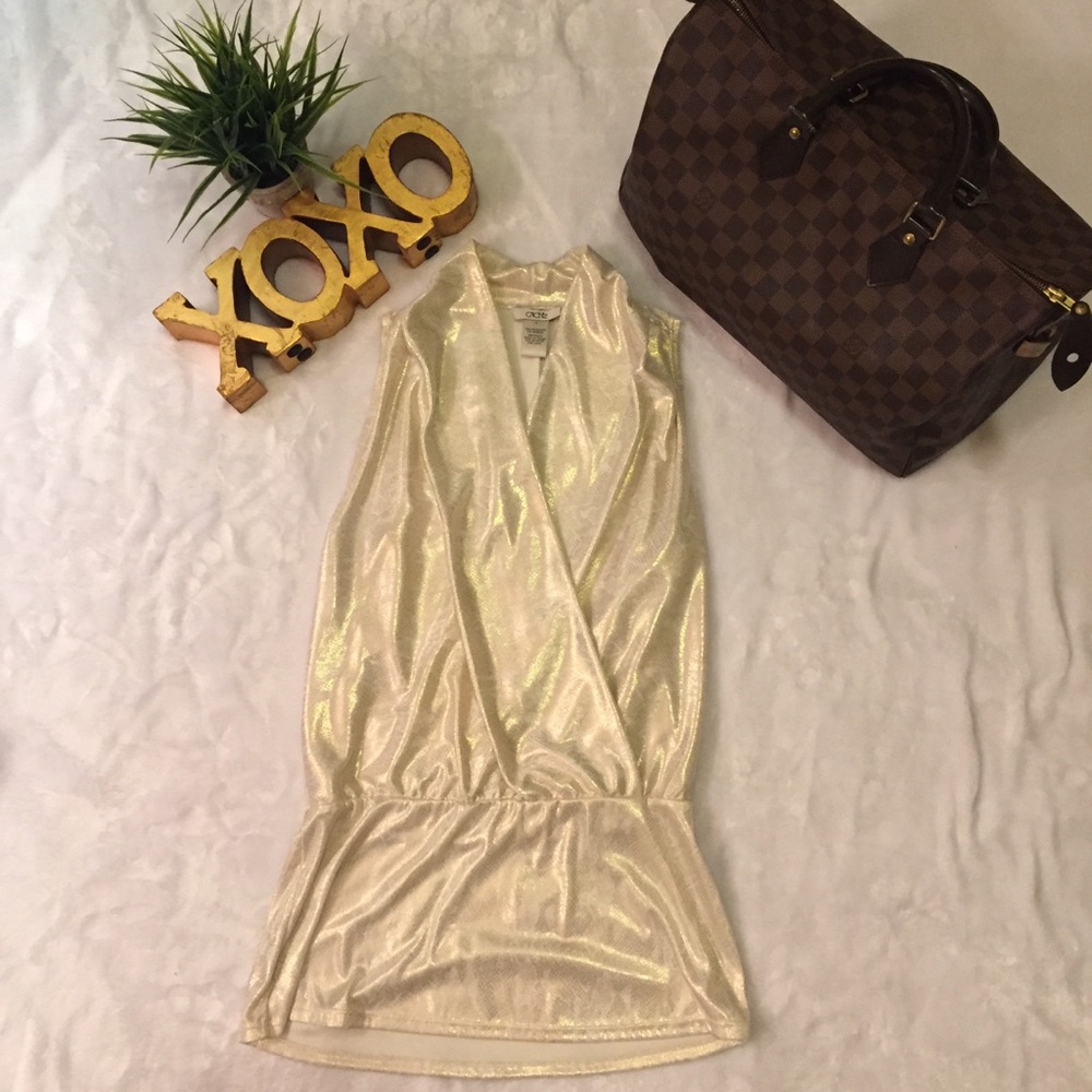 Beautiful Gold and Cream Blouse - Picture 3 of 5